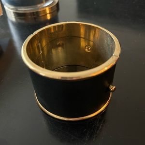 House of Harlow 1960 Hinged Cuff